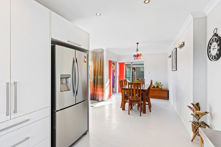 Photo of property in 9 Mahana Road, Paraparaumu Beach, Paraparaumu, 5032