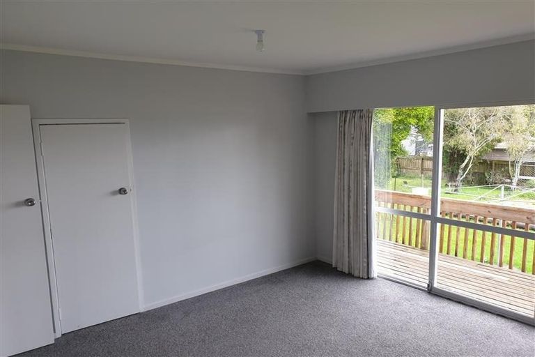 Photo of property in 92 Te Atatu Road, Te Atatu South, Auckland, 0610