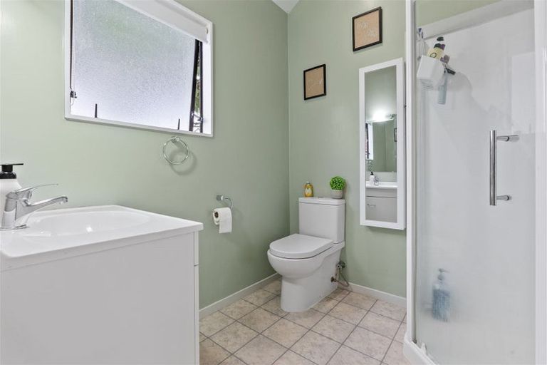 Photo of property in 38 Eugenia Rise, Totara Heights, Auckland, 2105