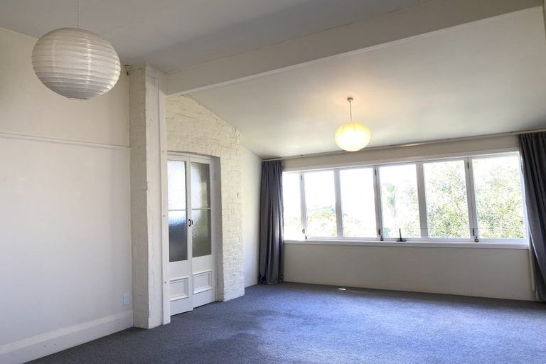 Photo of property in 70-72 Vauxhall Road, Devonport, Auckland, 0624