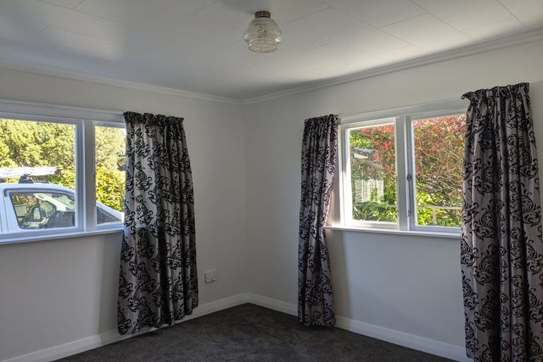 Photo of property in 21 Tarawera Road, Johnsonville, Wellington, 6037