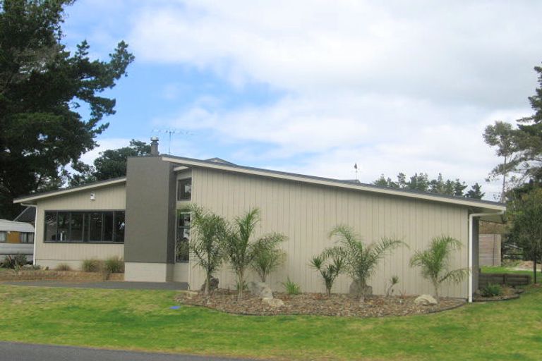 Photo of property in 162 Waimaire Avenue, Matarangi, Whitianga, 3592