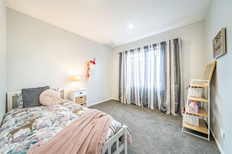 Photo of property in 15 Hopkirk Avenue, Wallaceville, Upper Hutt, 5018