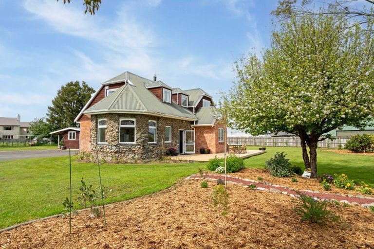 Photo of property in 57 Brooklyn Road, Carterton, 5713