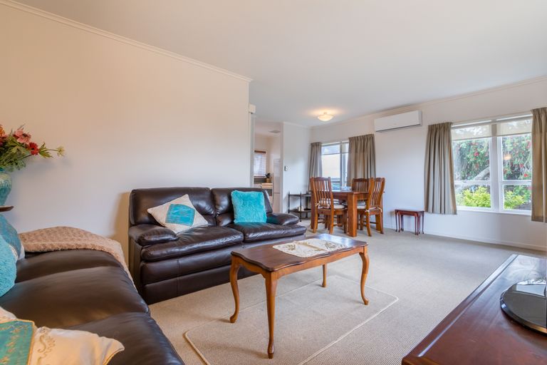 Photo of property in 2/142 Halsey Drive, Lynfield, Auckland, 1042