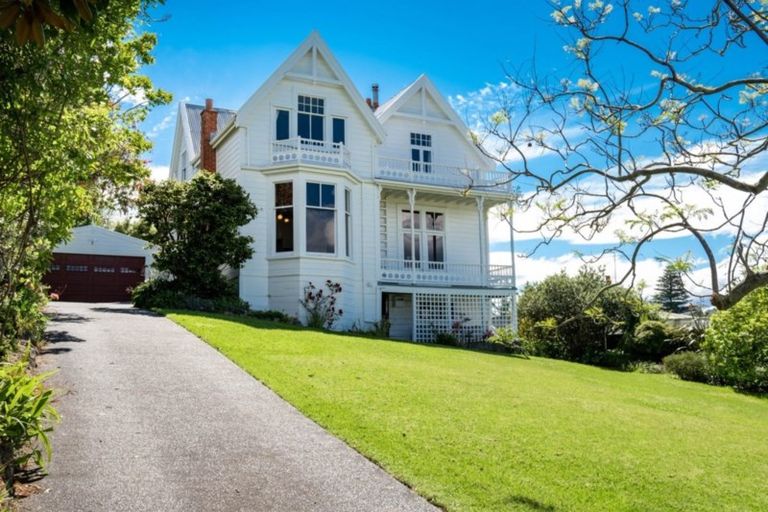 Photo of property in 11 Hukarere Road, Bluff Hill, Napier, 4110