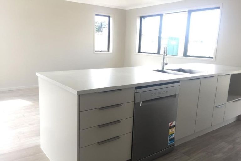 Photo of property in 35 Hanlow Place, Pyes Pa, Tauranga, 3112