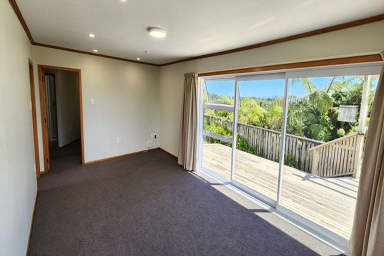 Photo of property in 2 Donnelly Street, Oakura, 4314