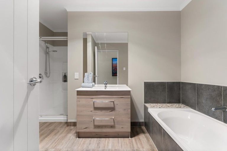 Photo of property in 42 Double Bay Road, Pyes Pa, Tauranga, 3112