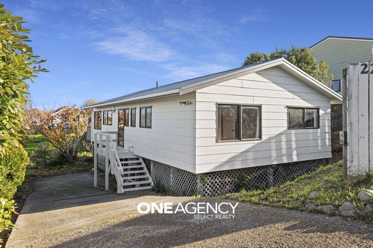 Photo of property in 22 Morere Street, Titahi Bay, Porirua, 5022