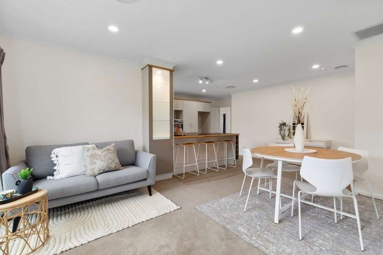 Photo of property in 7 Wroxton Place, Waiuku, 2123