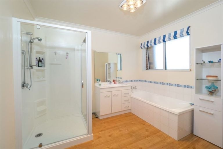 Photo of property in 49 Mcmurdo Street, Tinwald, Ashburton, 7700