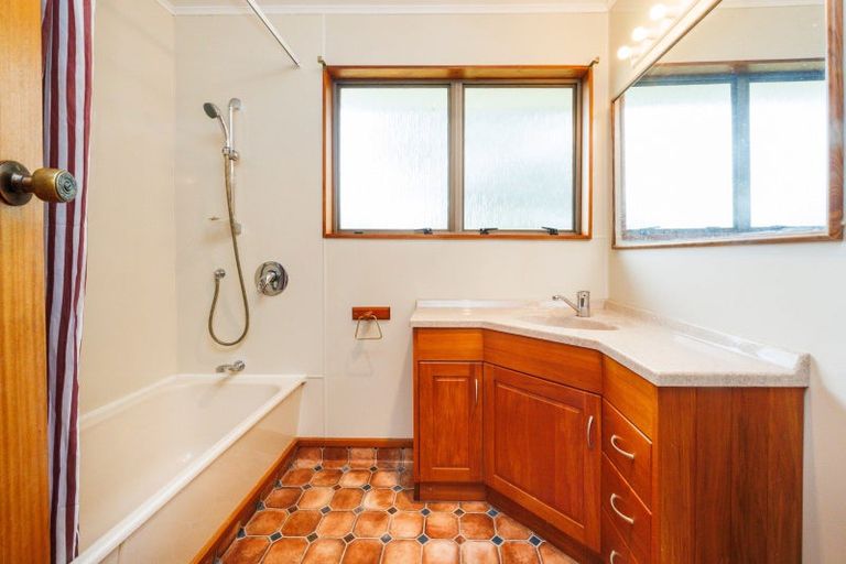 Photo of property in 852 Penny Road, Sanson, Palmerston North, 4479