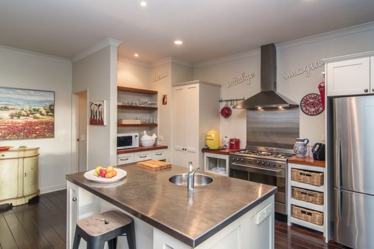 Photo of property in 9 Shearwater Rise, Paraparaumu Beach, Paraparaumu, 5032