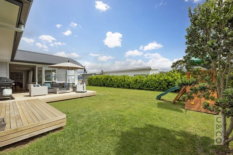 Photo of property in 11 Floyd Road, Riverhead, 0820