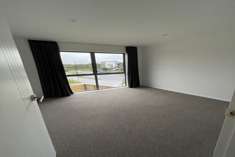 Photo of property in 1 Kokonga Lane, Silverdale, 0932