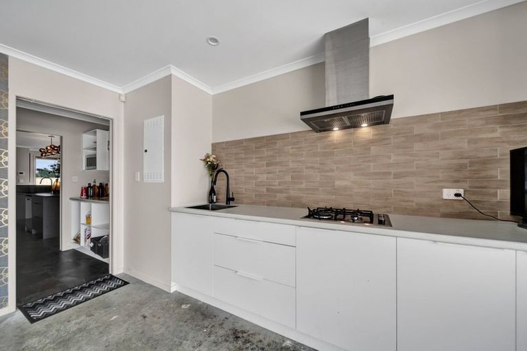 Photo of property in 33 Honeyfield Drive, Whalers Gate, New Plymouth, 4310