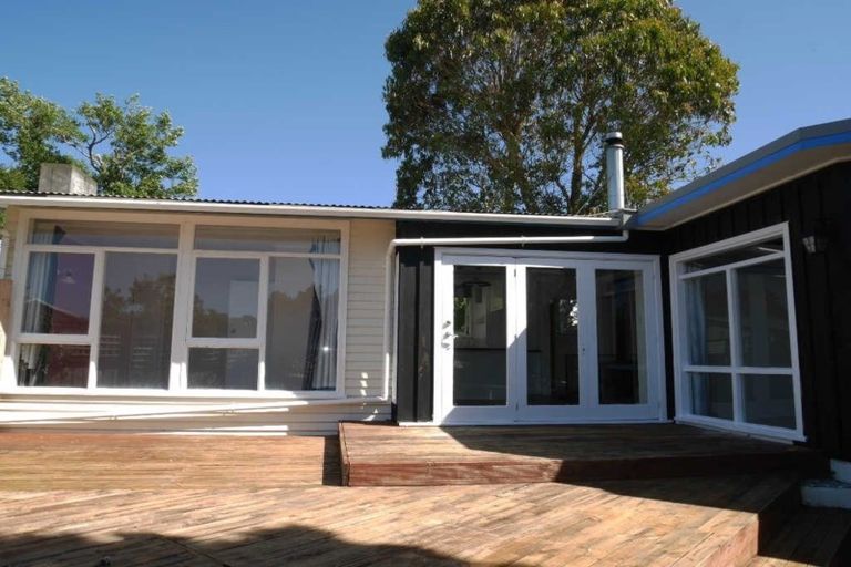 Photo of property in 64 Leinster Avenue, Raumati South, Paraparaumu, 5032
