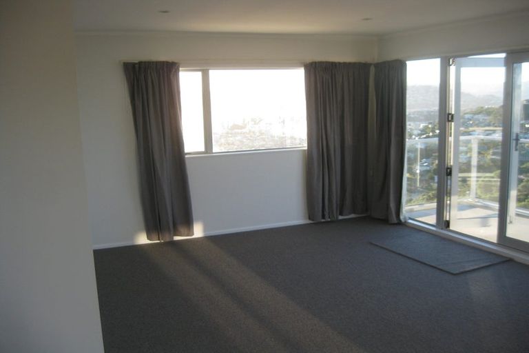 Photo of property in 4 Lyons Crescent, Strathmore Park, Wellington, 6022