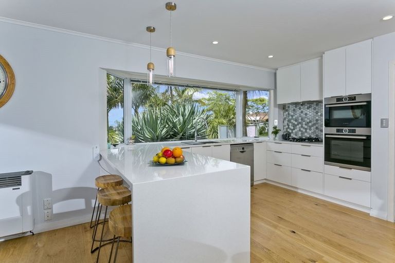 Photo of property in 154 Oaktree Avenue, Browns Bay, Auckland, 0630