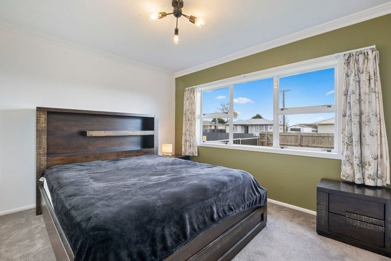 Photo of property in 14 Ferguson Street, Levin, 5510