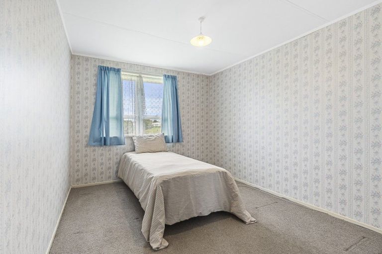 Photo of property in 8 Kelvin Place, Westown, New Plymouth, 4310