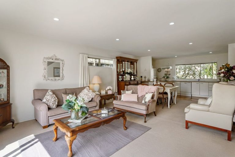 Photo of property in Lakeview Terrace, 1/14 Ambrico Place, New Lynn, Auckland, 0600