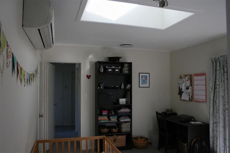 Photo of property in 1 Sasanqua Way, Crofton Downs, Wellington, 6035