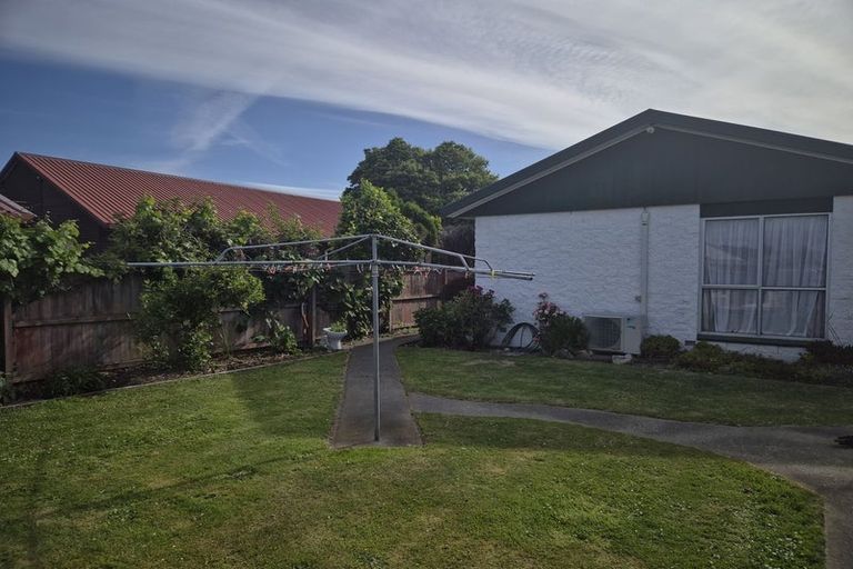 Photo of property in 73 Arcon Drive, Broomfield, Christchurch, 8042