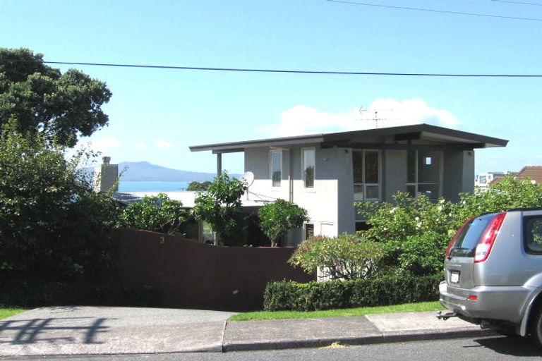Photo of property in 3 Eastcliffe Road, Castor Bay, Auckland, 0620