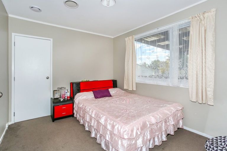 Photo of property in 43 Mack Place, Red Hill, Papakura, 2110