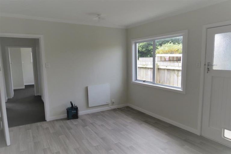 Photo of property in 26 Paritutu Road, Spotswood, New Plymouth, 4310