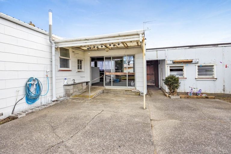 Photo of property in 6 Lincoln Street, Patea, 4520