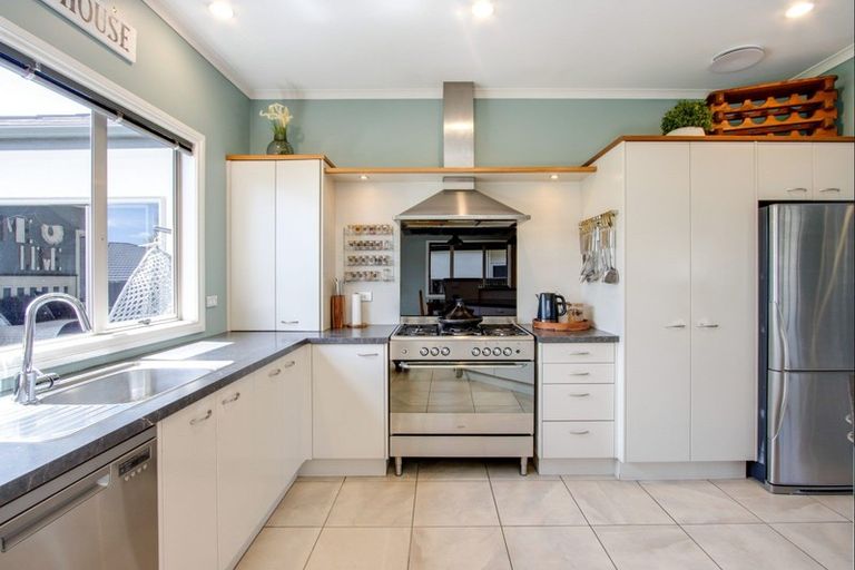 Photo of property in 19 Fairview Place, Havelock North, 4130