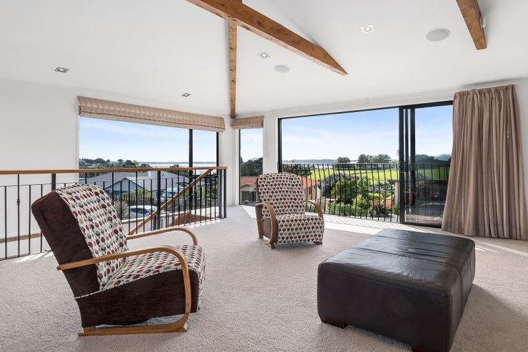 Photo of property in 15 Owen Place, Omokoroa, 3114