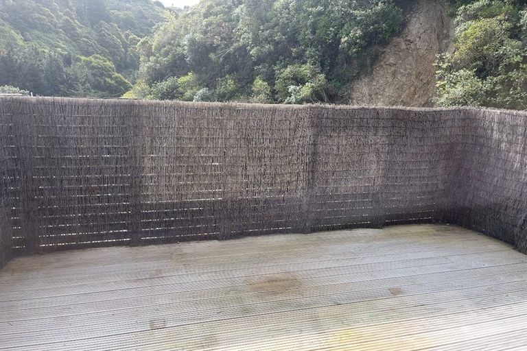 Photo of property in 57 Rua Kai Way, Brooklyn, Wellington, 6021