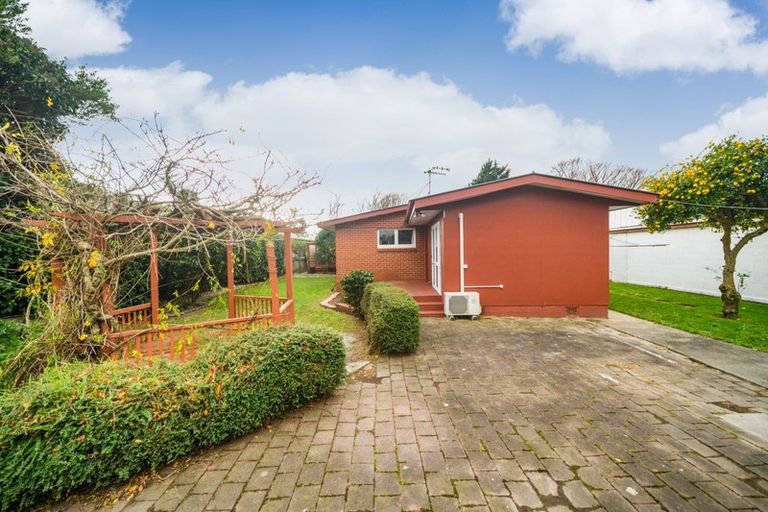 Photo of property in 22 Surrey Crescent, Hokowhitu, Palmerston North, 4410