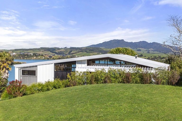 Photo of property in 21 Point Street, Raglan, 3225