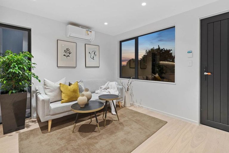 Photo of property in 9f O'donn Avenue, Beach Haven, Auckland, 0626