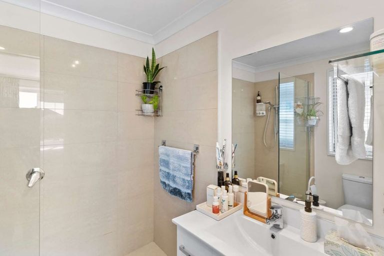 Photo of property in 17 Pounamu Place, Pegasus, 7612