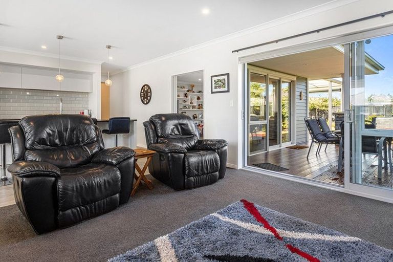 Photo of property in 12 Ballinger Place, Kaiapoi, 7630