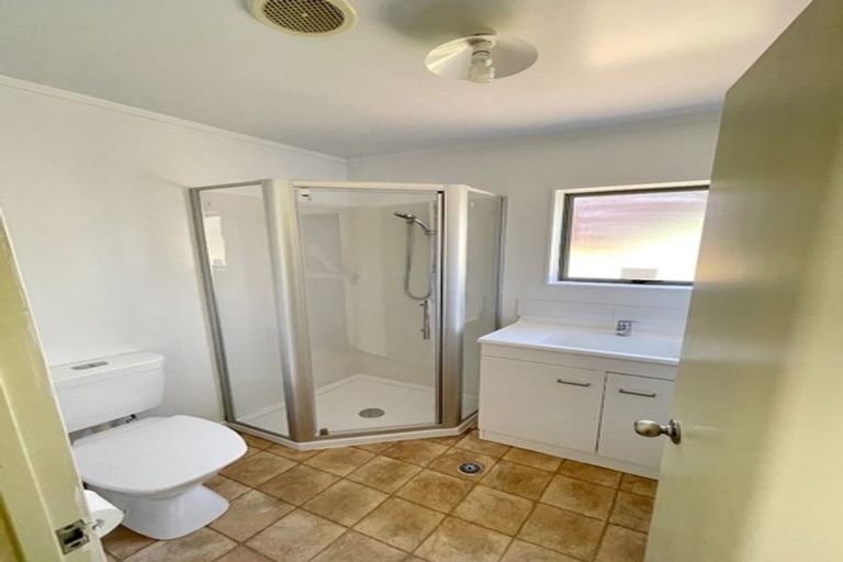 Photo of property in 1/12 Blueridge Close, Sunnyvale, Auckland, 0612