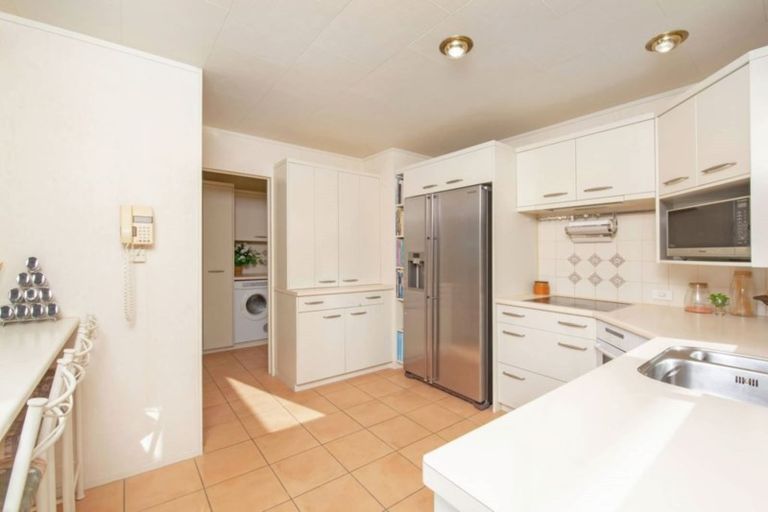 Photo of property in 14 Rogers Avenue, Eastern Beach, Auckland, 2012