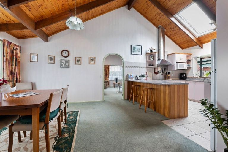 Photo of property in 35 Manu Crescent, Upper Vogeltown, New Plymouth, 4310