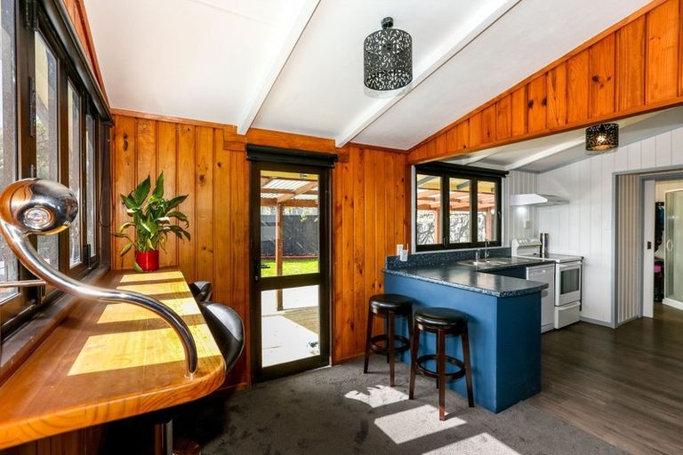 Photo of property in 17 Oleander Place, Bell Block, New Plymouth, 4312