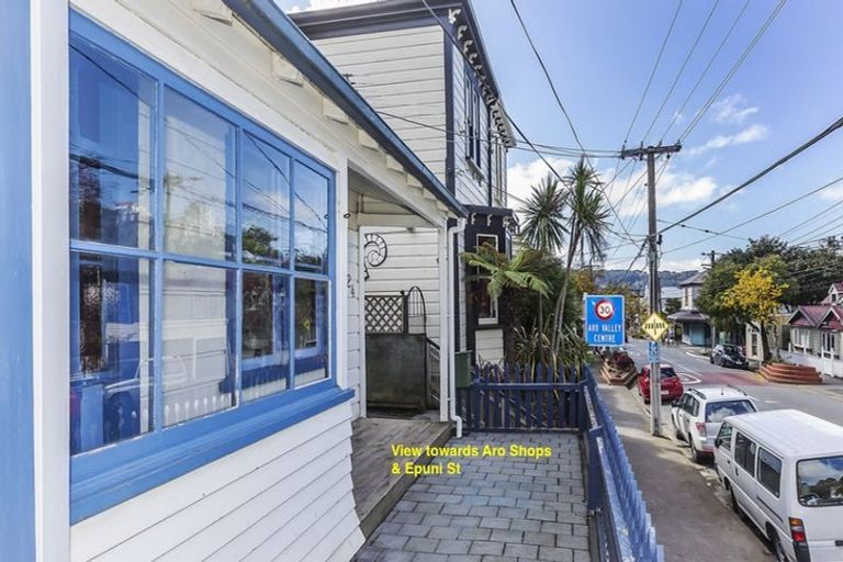 Photo of property in 124 Aro Street, Aro Valley, Wellington, 6021