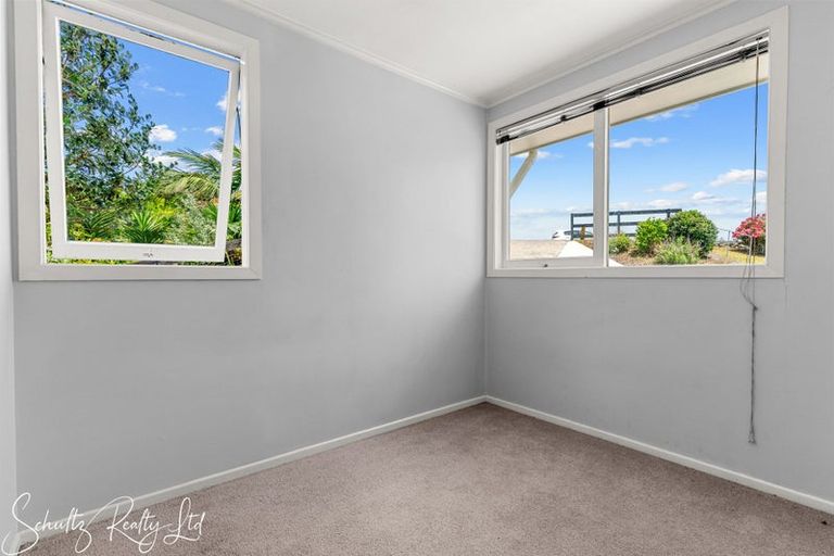Photo of property in 43 Gorge Road, Maungaturoto, 0520