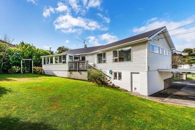 Photo of property in 6 Roy Street, Tawa, Wellington, 5028