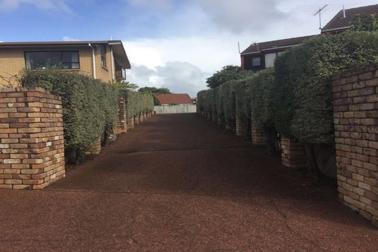 Photo of property in 5 Monet Grove, West Harbour, Auckland, 0618