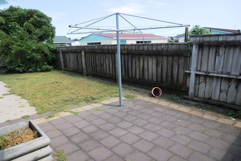 Photo of property in 24 Trimble Place, Bell Block, New Plymouth, 4312